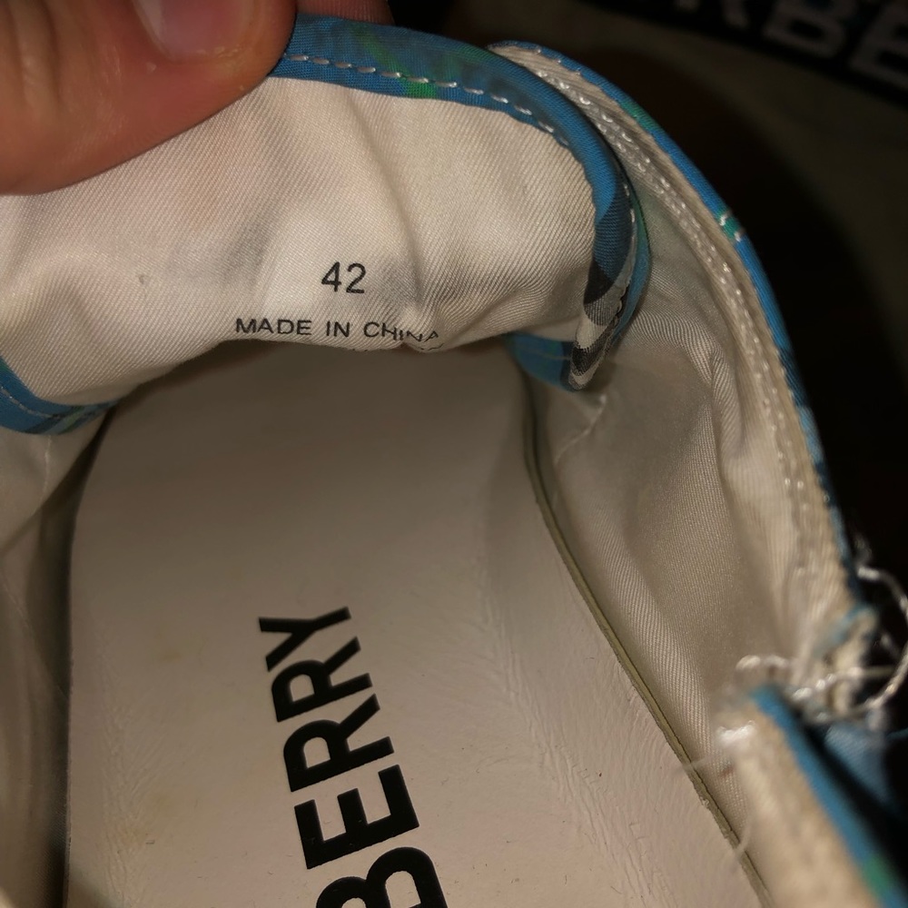 Men’s Burberry shoes - Picture 2 of 3